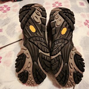 EUC Women's Size 10.5 Merrell Hiking Shoes